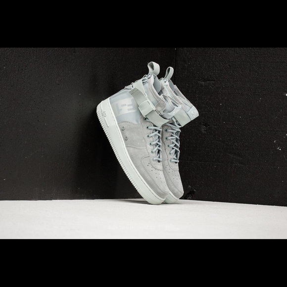 nike wmns sf air force 1 mid